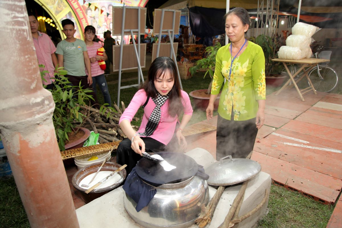 Lễ hội bánh tráng phơi sương Trảng Bàng: Sự kiện văn hóa không thể bỏ lỡ tại Tây Ninh - ảnh 3