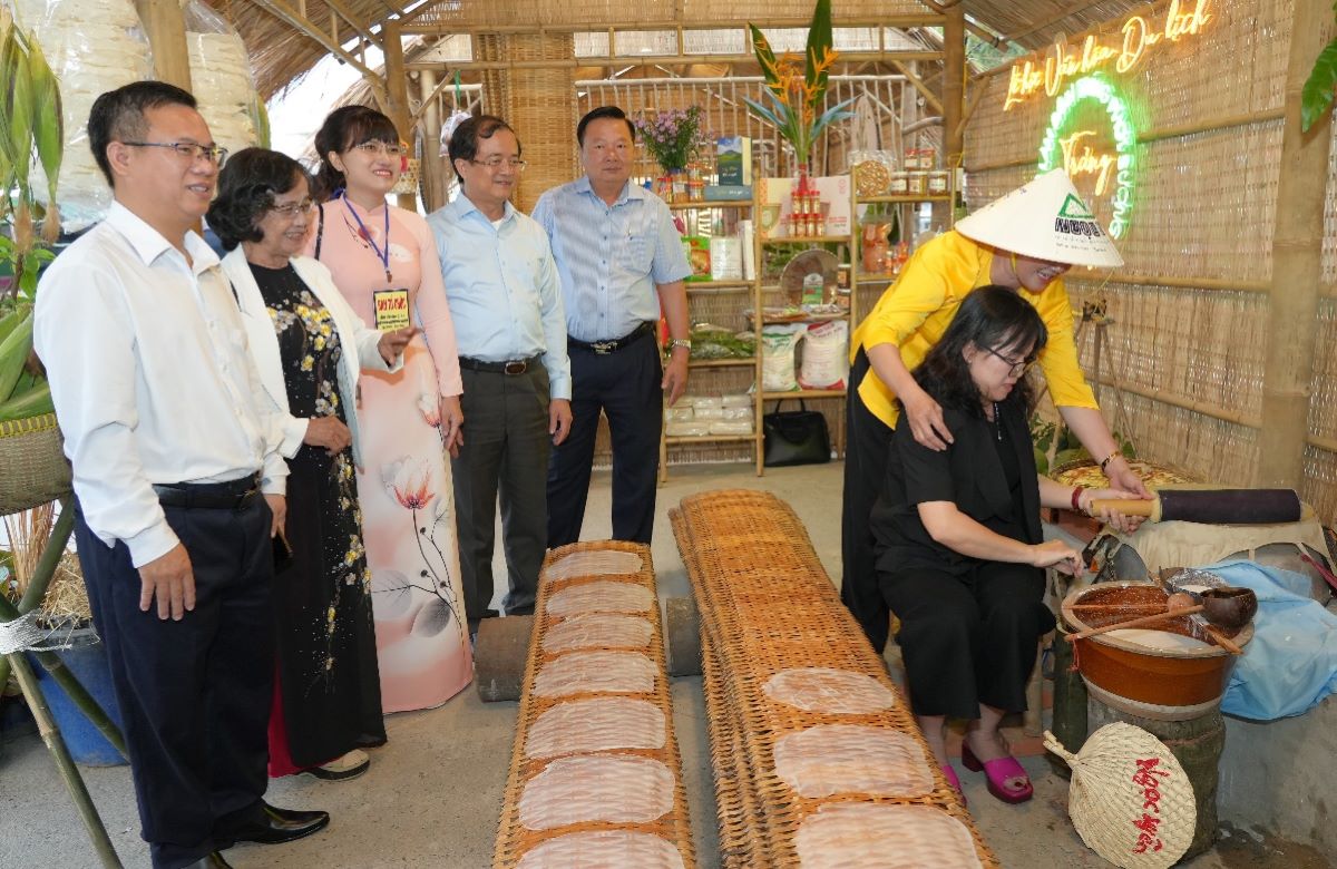 Lễ hội bánh tráng phơi sương Trảng Bàng: Sự kiện văn hóa không thể bỏ lỡ tại Tây Ninh - ảnh 4