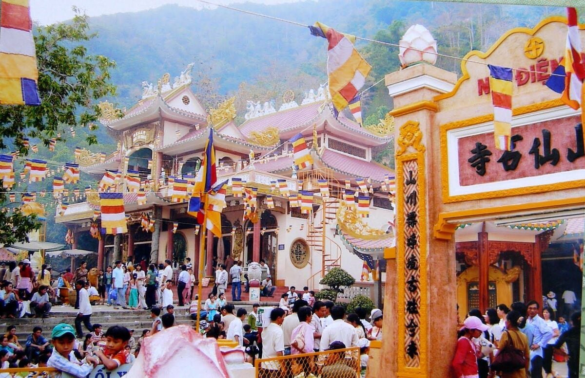 Núi Bà Đen Tây Ninh có những lễ hội độc đáo nào? - ảnh 2
