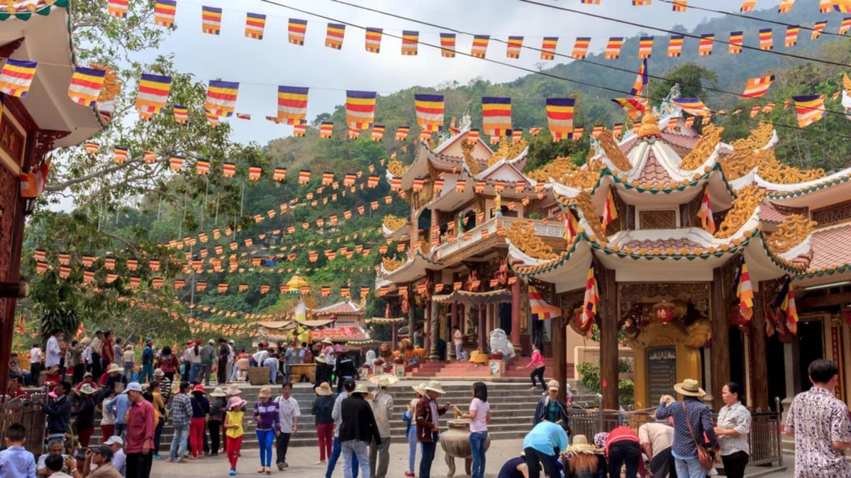 Núi Bà Đen Tây Ninh có những lễ hội độc đáo nào? - ảnh 6
