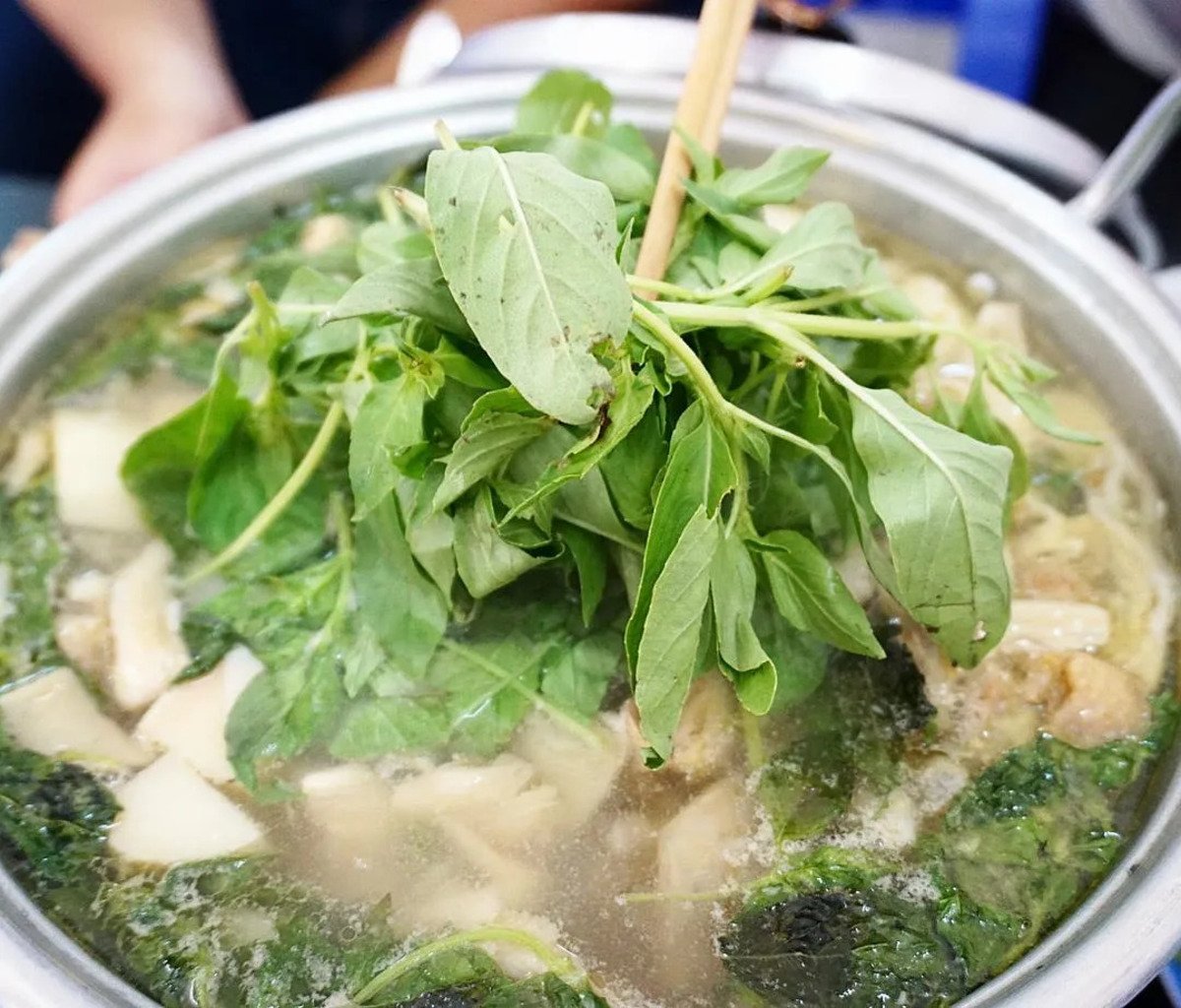 Top quán lẩu gà lá é Phú Yên ngon chuẩn vị, ăn là mê - ảnh 8