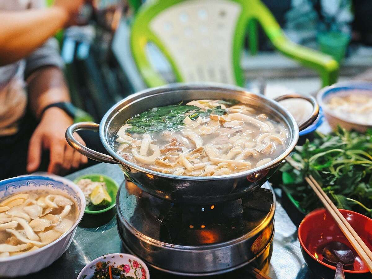 Top quán lẩu gà lá é Phú Yên ngon chuẩn vị, ăn là mê - ảnh 10