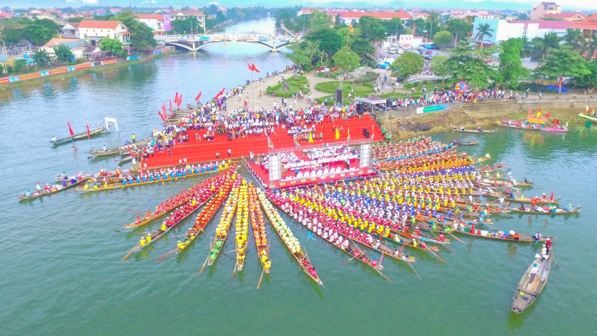 le-30-thang-4-quang-binh-co-gi-hot-1