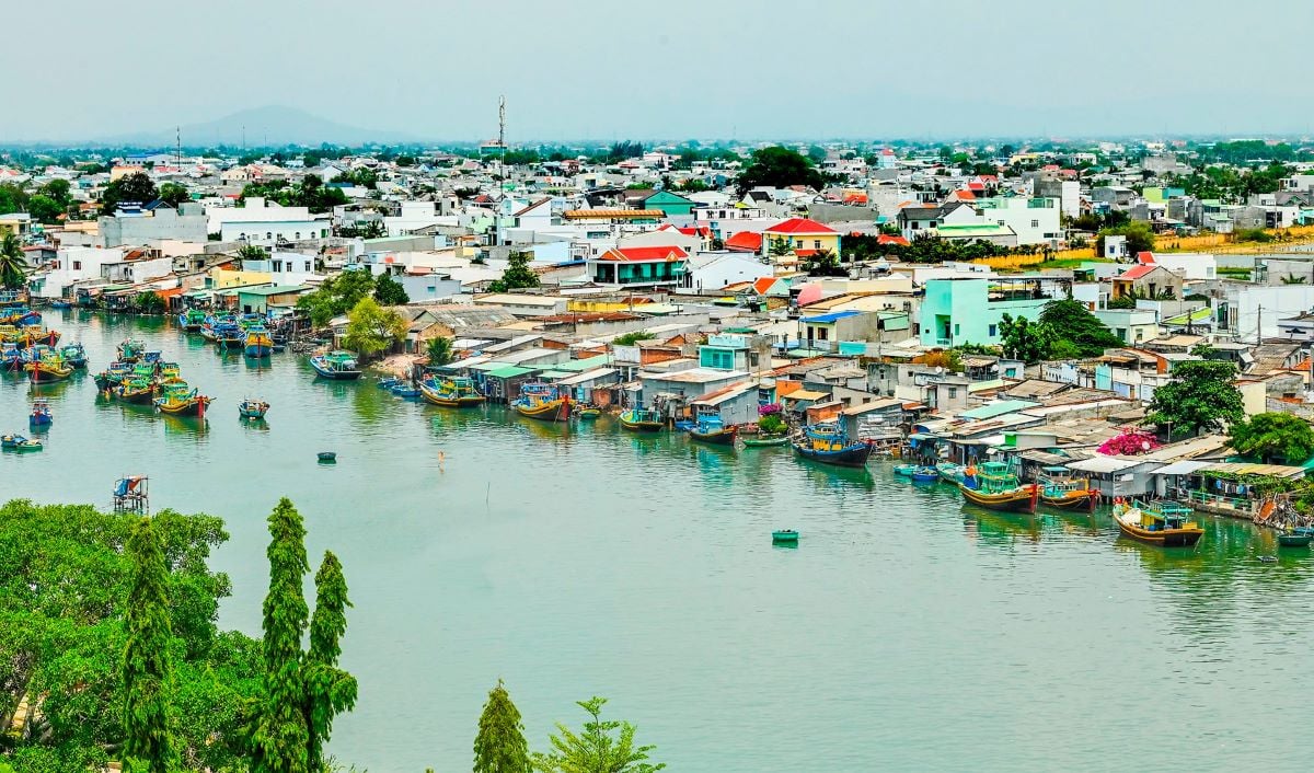 Sông Cà Ty - Vẻ đẹp thanh bình giữa lòng Phan Thiết - ảnh 1
