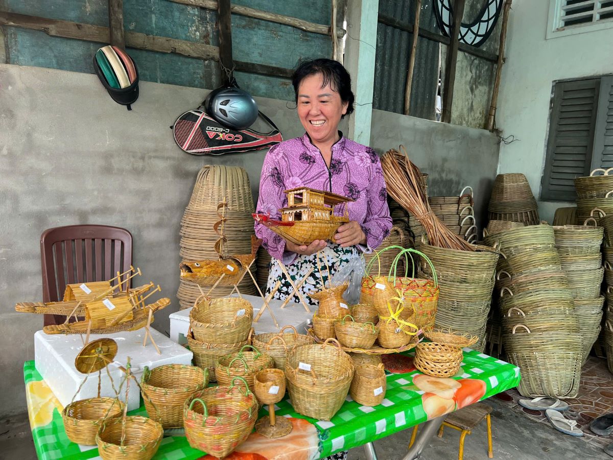 Độc đáo làng nghề đan cần xé Ngã Bảy Hậu Giang: “Di sản sống” của miền Tây - ảnh 1