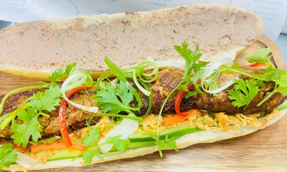Bánh mì cừu – phiên bản Việt hóa đang gây nghiện với thực khách Dubai
