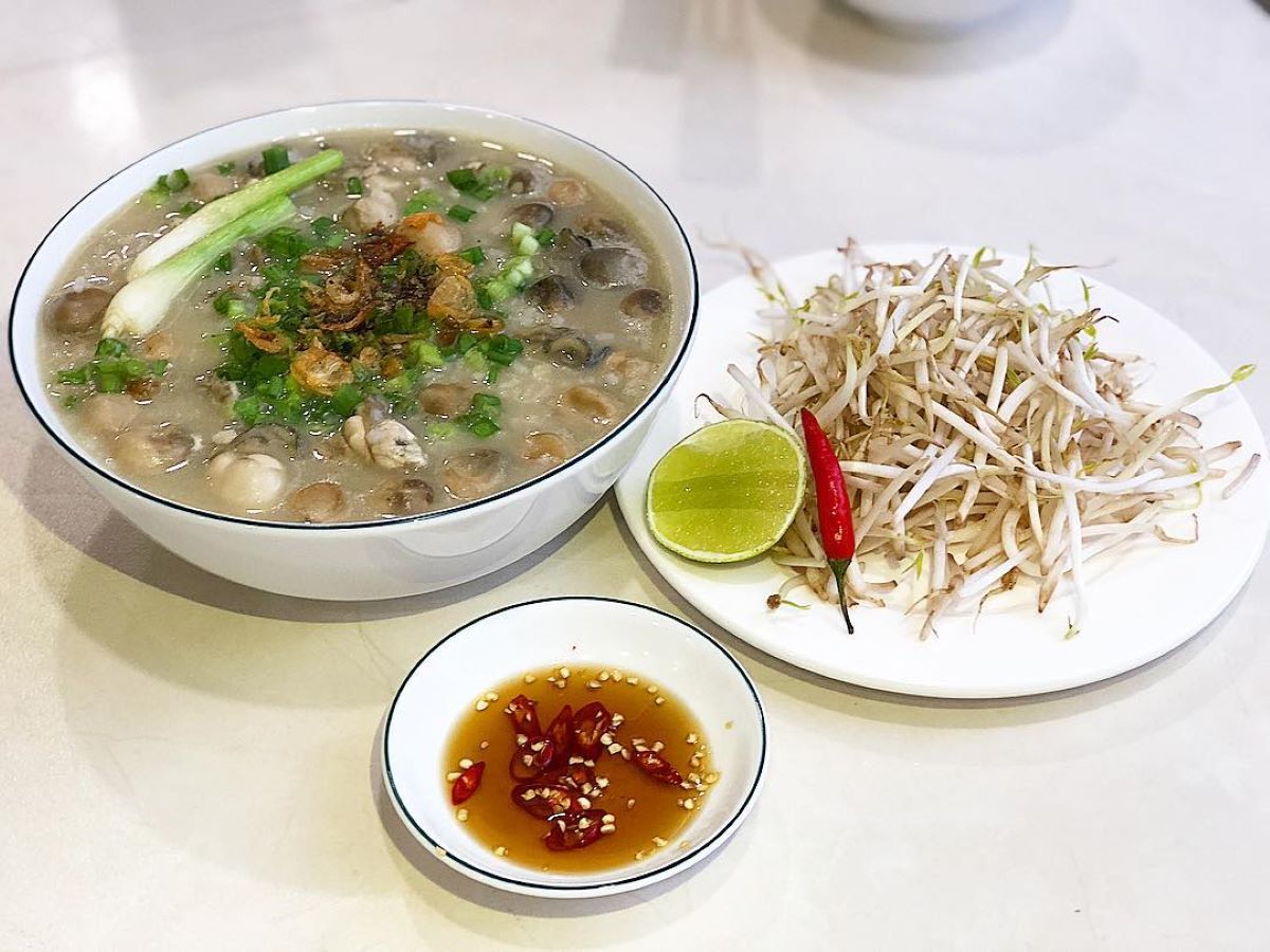 Cháo hàu Phú Yên - Món ăn đậm vị biển ai cũng thương nhớ - ảnh 1