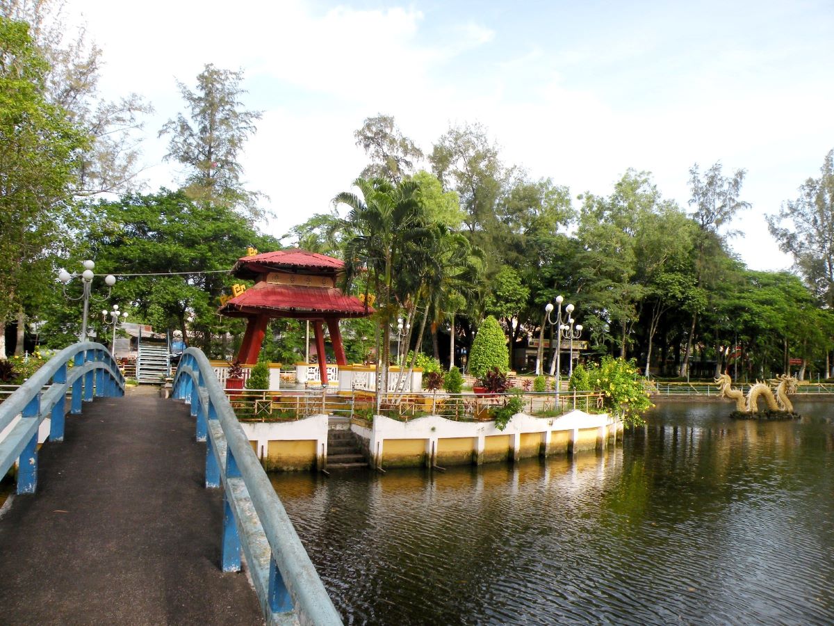 Hồ nước ngọt Sóc Trăng - “Lá phổi xanh” giữa trung tâm thành phố - ảnh 1