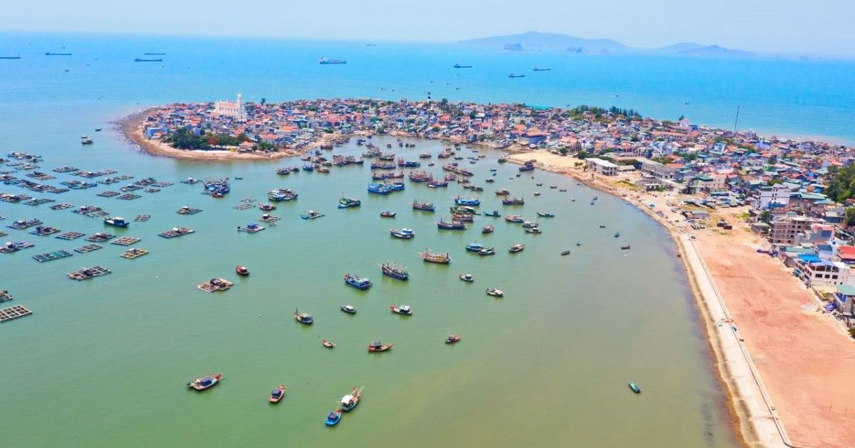 Thanh Hóa bùng nổ lễ hội chính thức khởi động mùa du lịch biển 2025-1