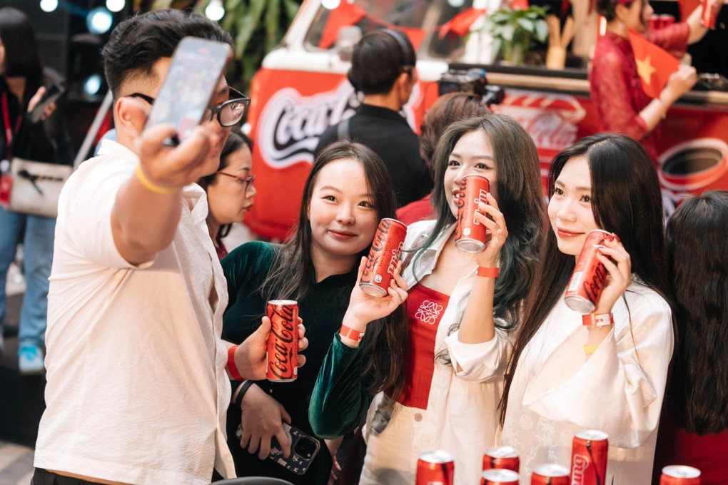 Hơn 200 content creators check-in phố ẩm thực Tống Duy Tân-1