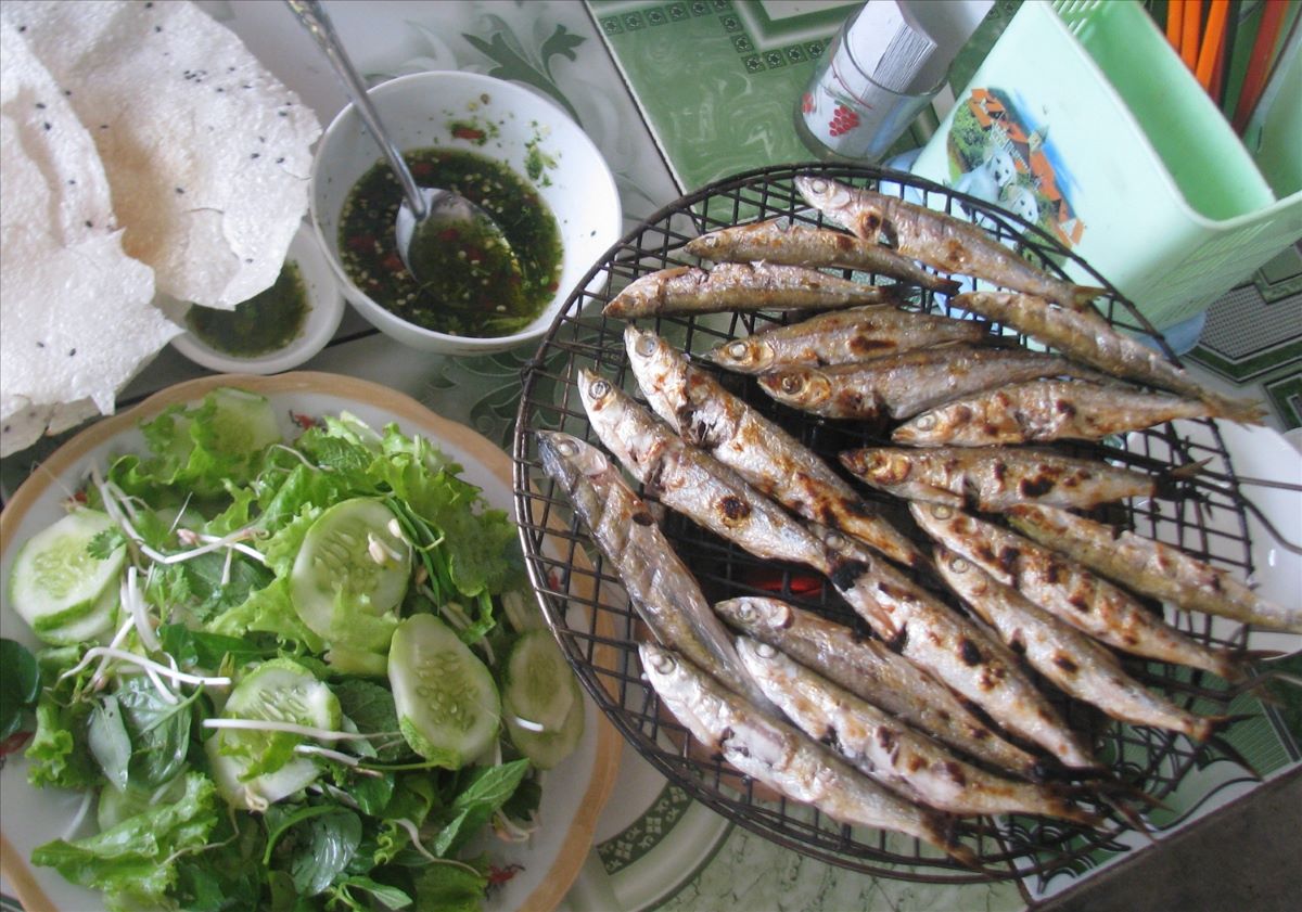 Cá mương nướng Phú Yên: Đặc sản dân dã 'ngon quên lối về' - ảnh 3