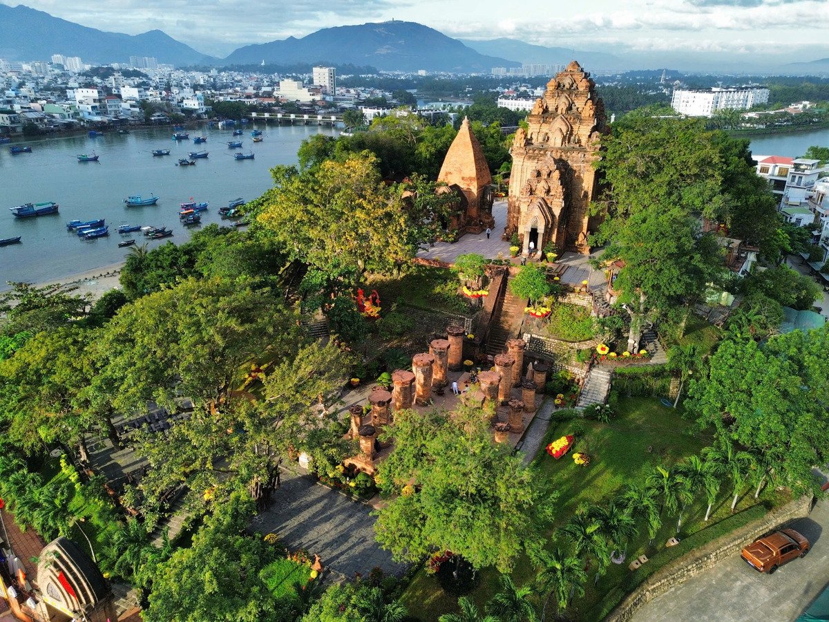 Tháp bà Ponagar, Nha Trang
