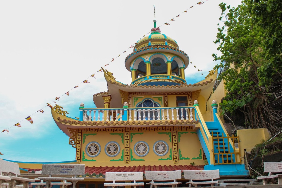Chùa Linh Sơn Phú Quý: Ngôi chùa “tựa sơn hướng thủy” độc đáo của Bình Thuận - ảnh 3