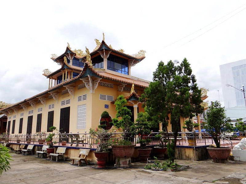 Ghé thăm chùa Viên Minh Bến Tre – Vẻ đẹp trầm mặc giữa lòng đô thị - ảnh 1