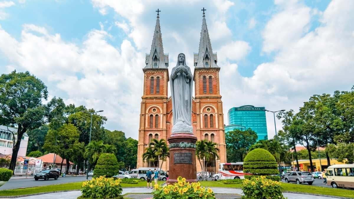 Top 9 địa điểm du lịch nổi tiếng nhất Quận 1 - trung tâm của TP.HCM - ảnh 2