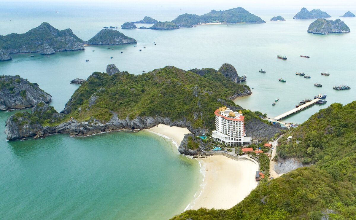 Du lịch Hải Phòng hè 2025: Nên chọn food tour hay tour biển đảo? - ảnh 2