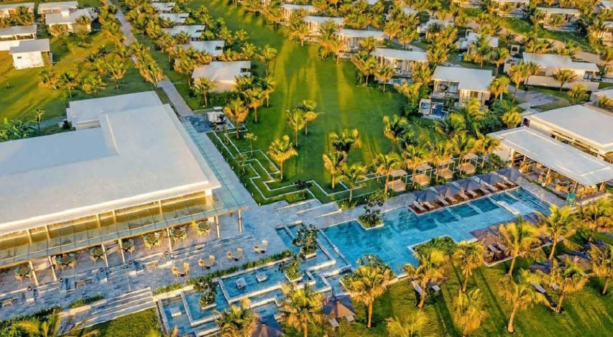 Du lịch Quy Nhơn hè 2025: Check-in ngay 4 resort sang chảnh, hồ bơi chất lừ view “triệu đô” - ảnh 2