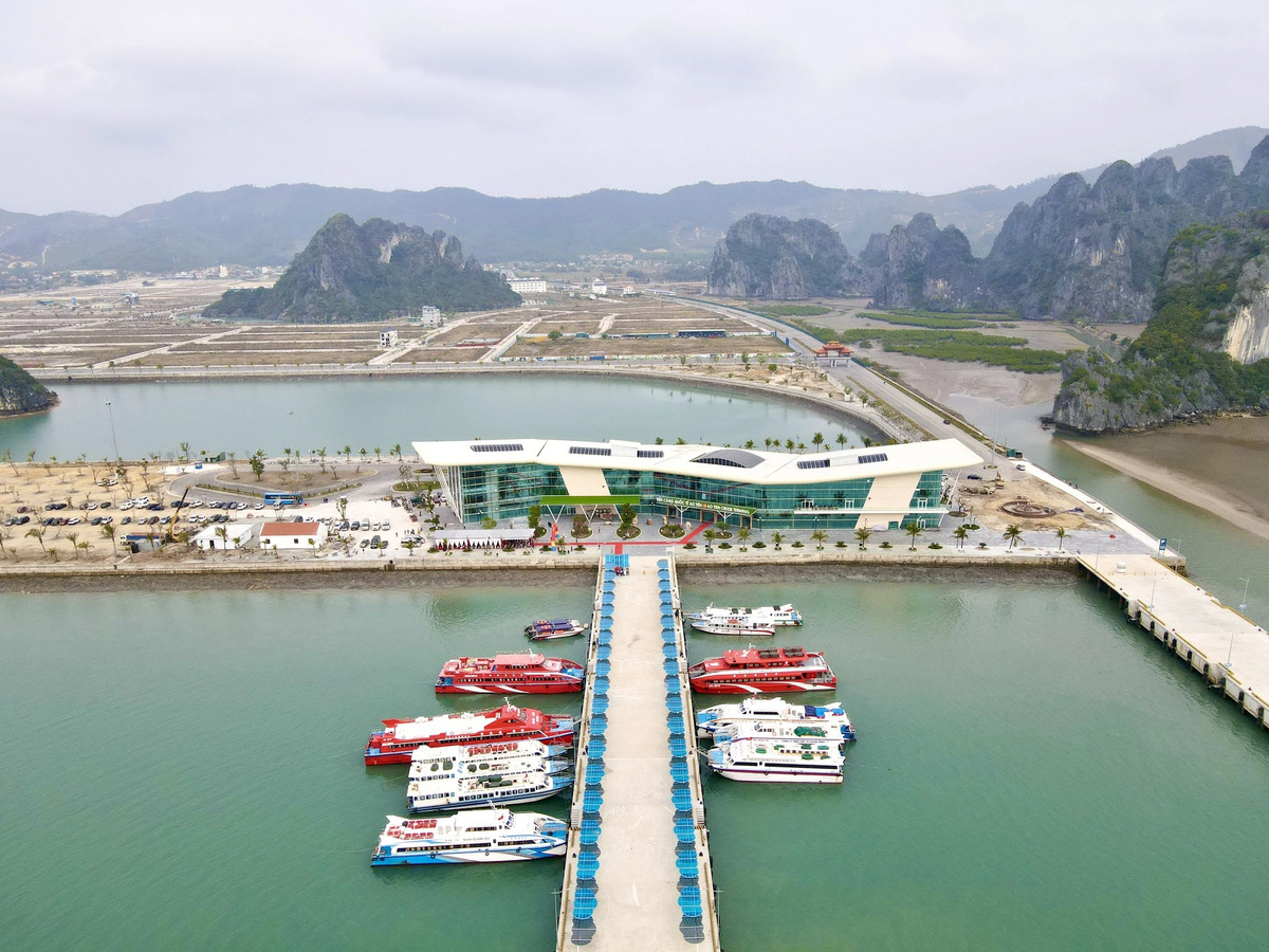 Cách di chuyển đến Quan Lạn - “Hòn ngọc thô” của vùng đất mỏ - ảnh 1