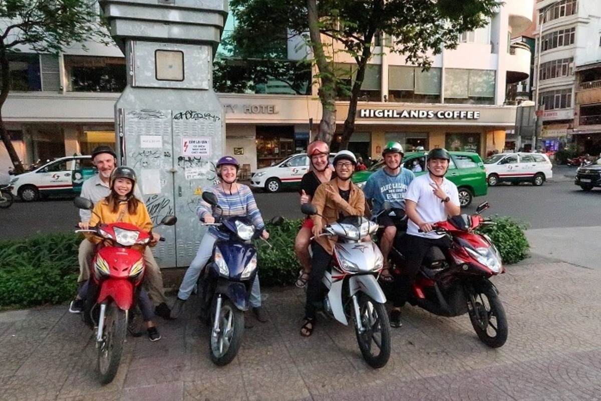 Từ sân bay Phú Bài về thành phố Huế bao nhiêu km? - ảnh 3