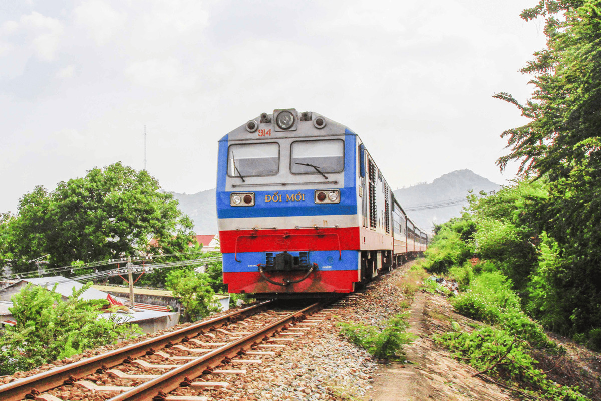 Từ TP.HCM đến Hà Nội bao nhiêu tiếng? Ưu nhược điểm của các phương tiện di chuyển - ảnh 3