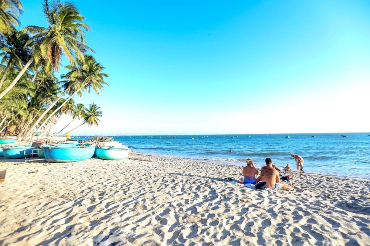Du lịch Phan Thiết hè 2025: Gọi tên 5 bãi biển đẹp tựa thiên đường - ảnh 2