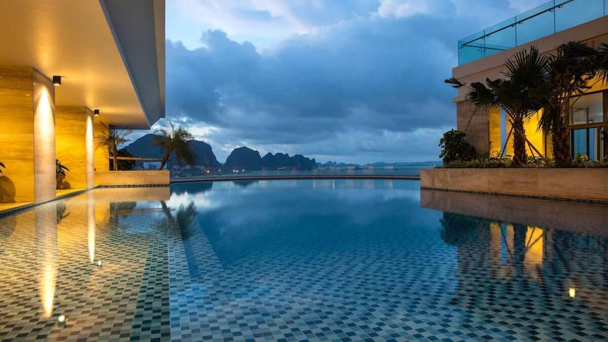 Top 7 khách sạn, resort Hạ Long có hồ bơi siêu đẹp - ảnh 3