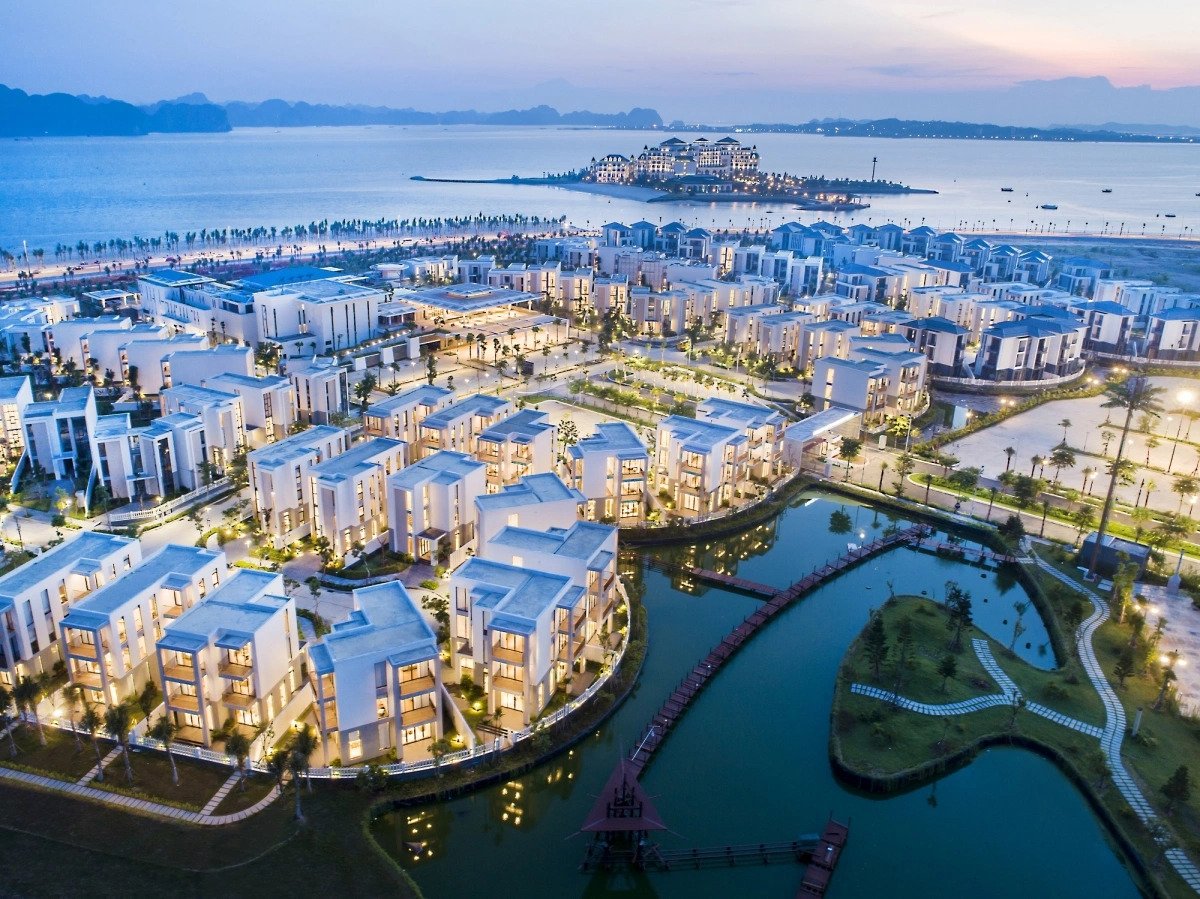 Top 7 khách sạn, resort Hạ Long có hồ bơi siêu đẹp - ảnh 4