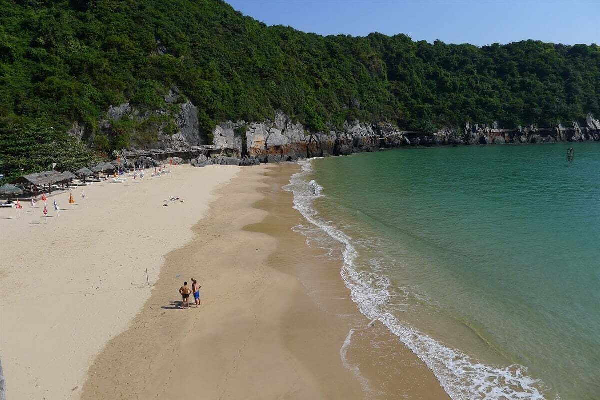 Top 7 bãi biển đẹp nhất Hải Phòng nên ghé khi đi du lịch hè 2025 - ảnh 7
