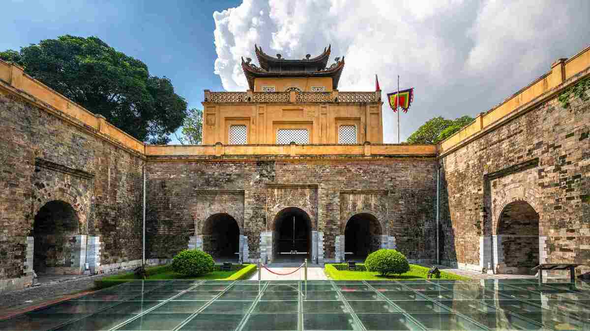 Top những di tích lịch sử đáng tham quan nhất Hà Nội - ảnh 3