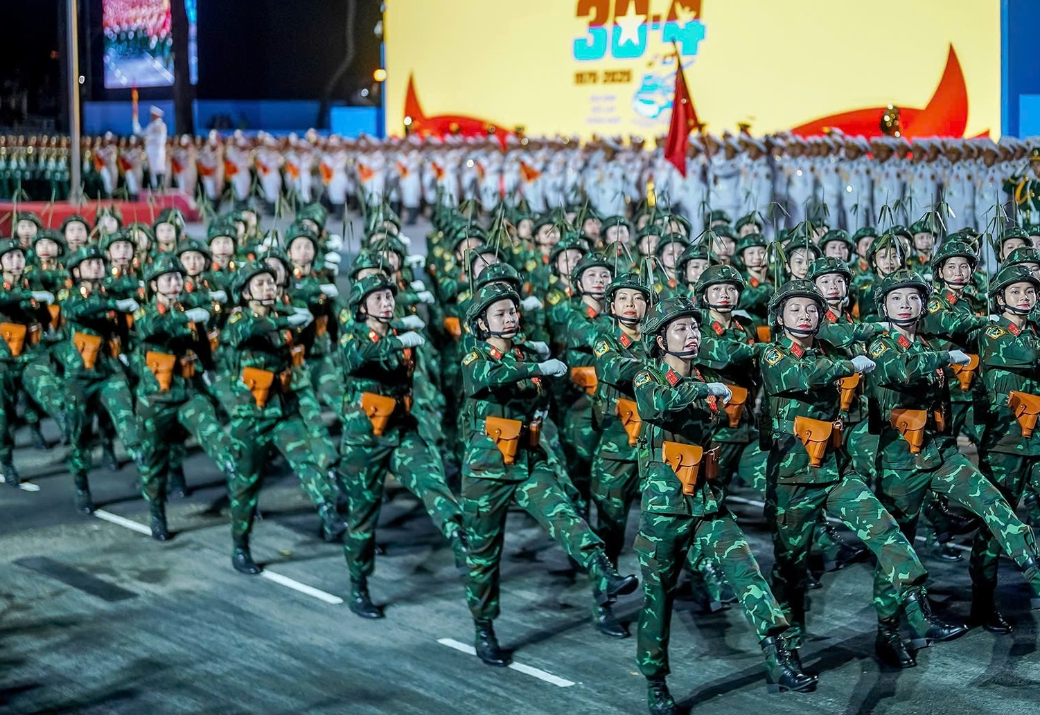 Đại lễ 30/4: TP. Hồ Chí Minh trở thành tâm điểm du lịch với diễu binh hoành tráng - ảnh 2