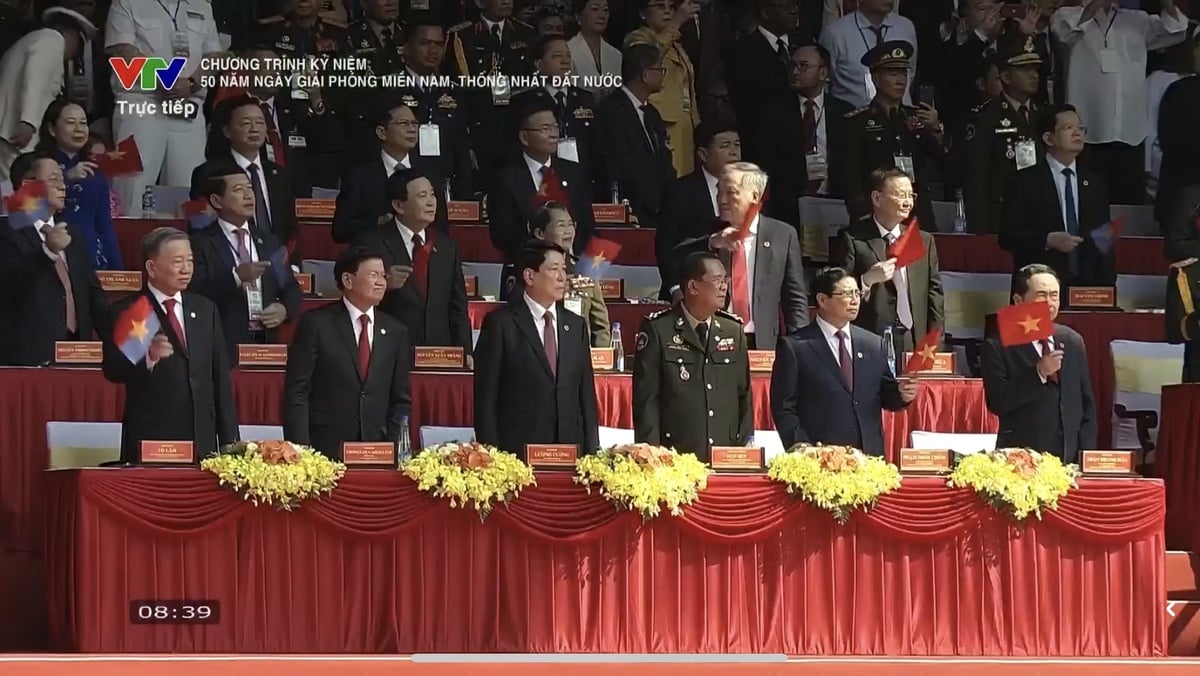 Nửa thế kỷ vang mãi bản hùng ca: Không khí ngày Thống nhất tưng bừng tại thành phố mang tên Bác - ảnh 11