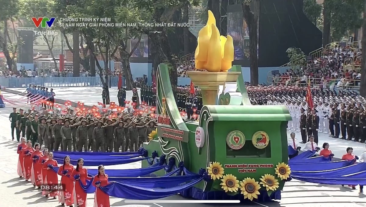 Nửa thế kỷ vang mãi bản hùng ca: Không khí ngày Thống nhất tưng bừng tại thành phố mang tên Bác - ảnh 16