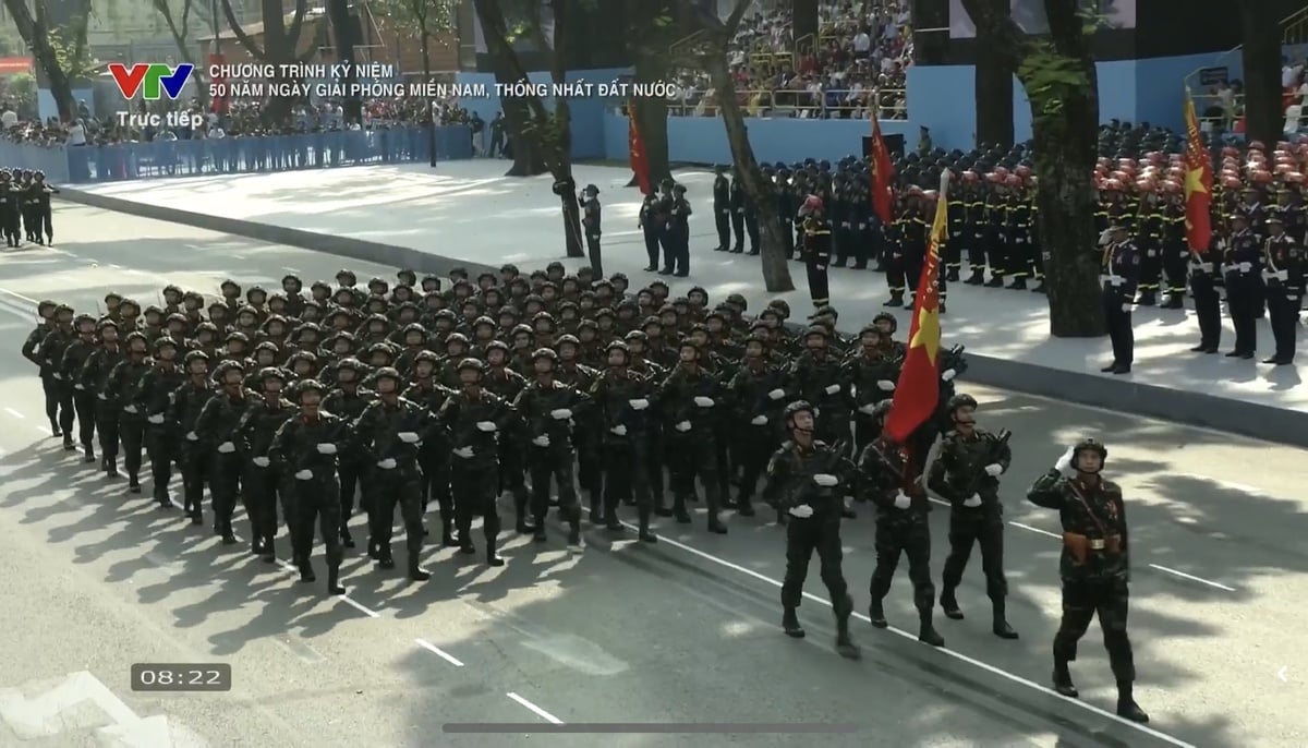 Nửa thế kỷ vang mãi bản hùng ca: Không khí ngày Thống nhất tưng bừng tại thành phố mang tên Bác - ảnh 8