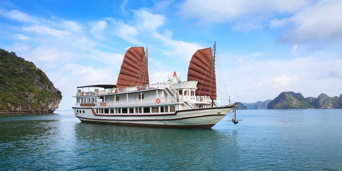 Vịnh Hạ Long 'sold out' phòng du thuyền dịp lễ - ảnh 2