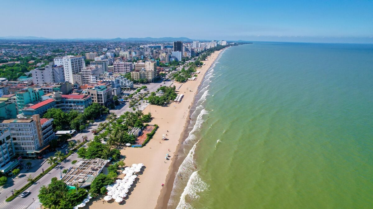 Nên đi Hạ Long hay Sầm Sơn dịp du lịch hè 2025? - ảnh 2
