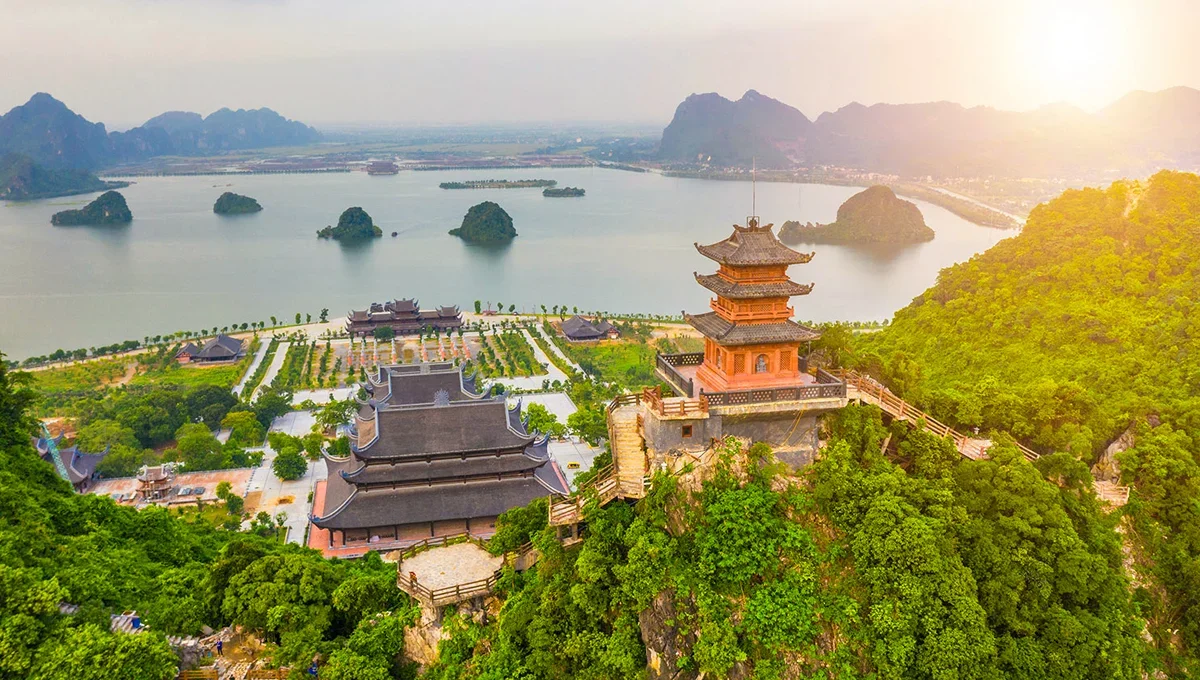 Chiêm ngưỡng 4 ngôi chùa nổi tiếng hai miền Nam Bắc vinh dự cung nghinh xá lợi Đức Phật - ảnh 4