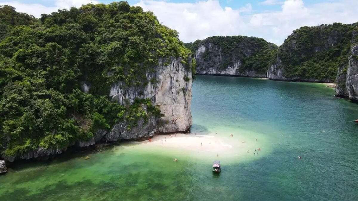 Vịnh Lan Hạ có bãi tắm không? Bãi nào đẹp nhất? - ảnh 2