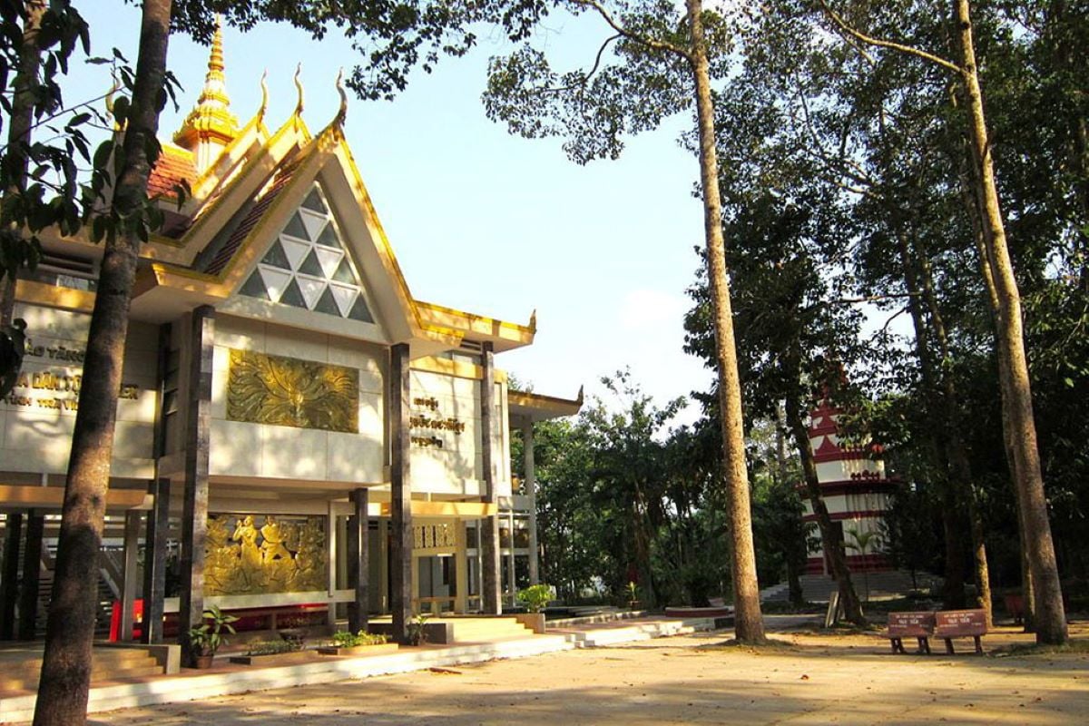 Tham quan bảo tàng Khmer Sóc Trăng - Hành trình khám phá di sản văn hóa Khmer Nam Bộ - ảnh 2