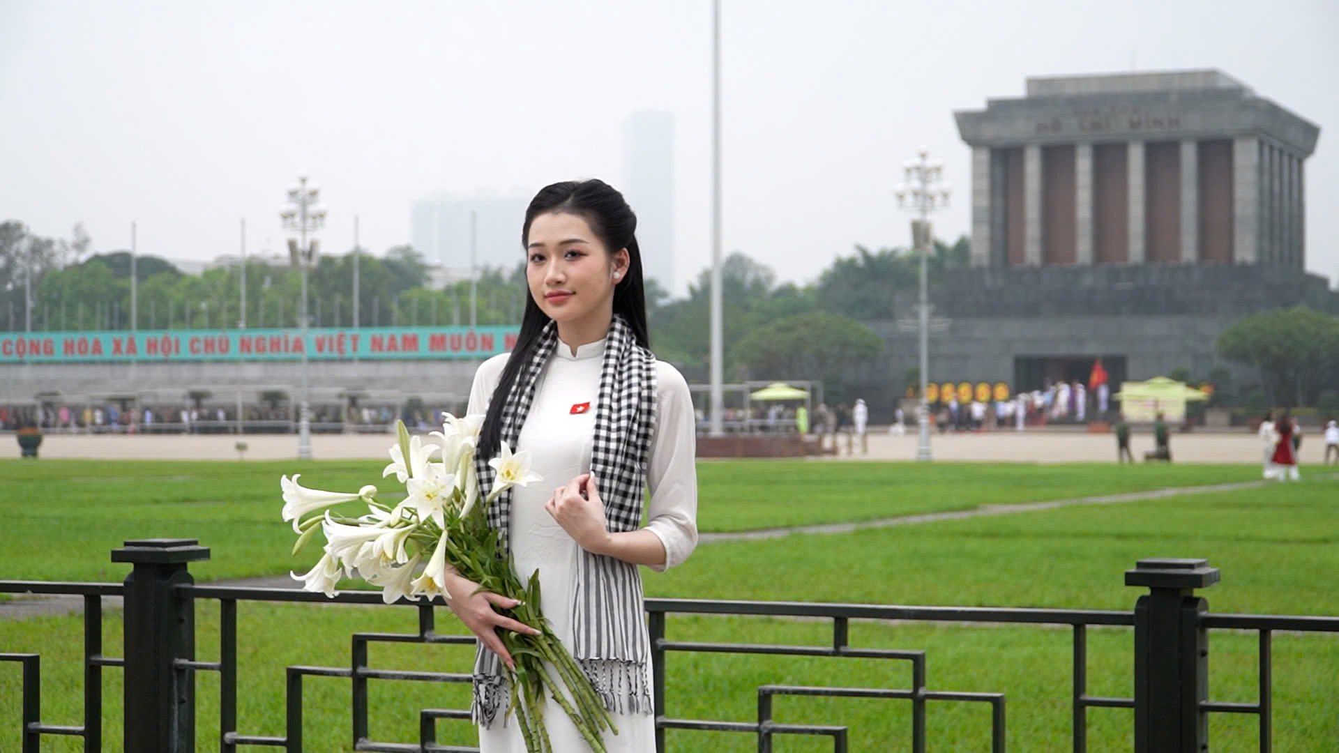Chưa đến lễ Hà Nội đã nhộn nhịp: Nhiều du khách “khoá lịch” xem diễu hành Quốc khánh - ảnh 2