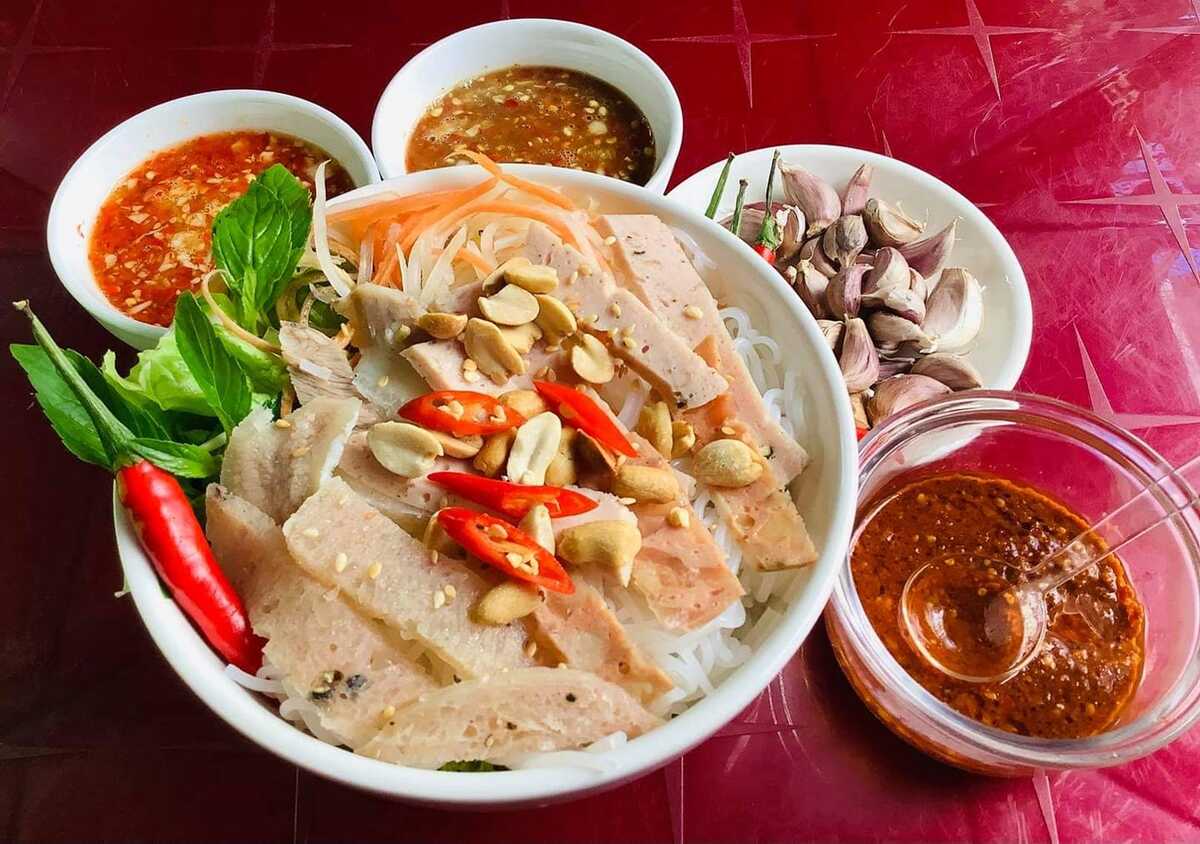 Không chỉ có bún bò Huế, vùng cố đô còn có vô vàn món bún đặc sắc khác - ảnh 8