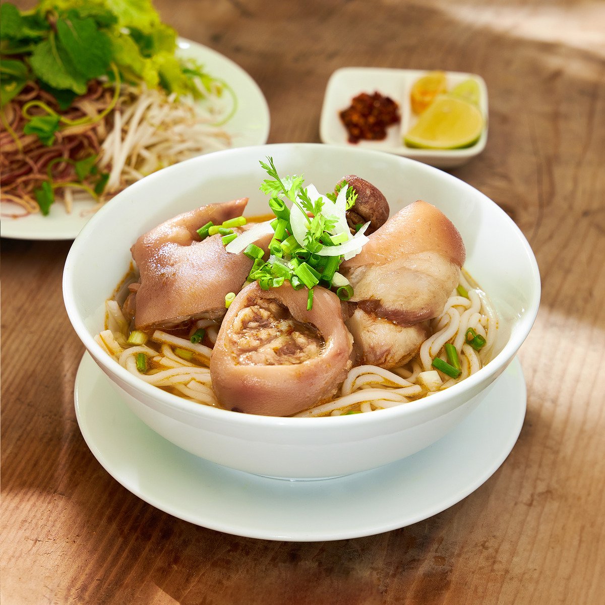 Không chỉ có bún bò Huế, vùng cố đô còn có vô vàn món bún đặc sắc khác - ảnh 9