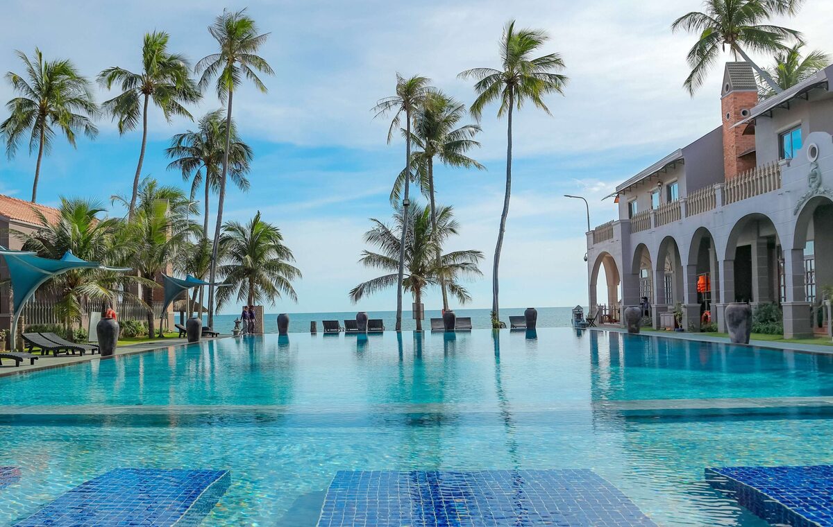 Du lịch Bình Thuận hè 2025: Lưu ngay 4 resort có hồ bơi vô cực check-in siêu sang chảnh - ảnh 1
