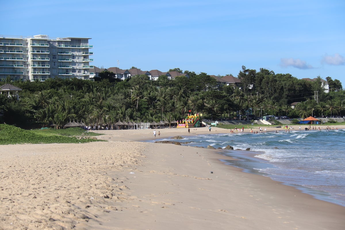 Check-in 4 bãi biển đẹp hút hồn giới trẻ khi du lịch Bình Thuận hè 2025 - ảnh 2
