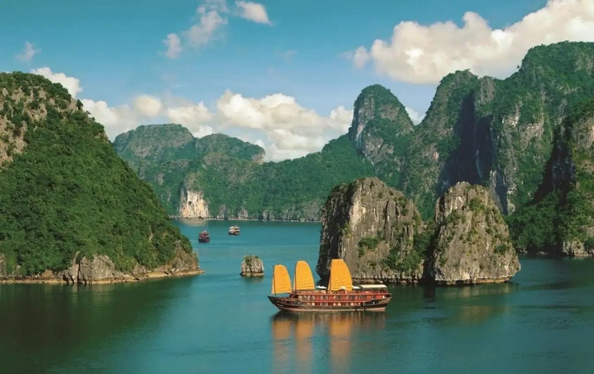 Du lịch hè 2025 nên đi Hạ Long hay Cô Tô? - ảnh 1