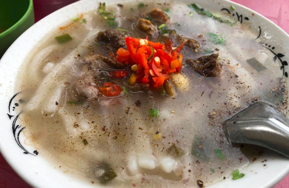 Thưởng thức bánh canh bột xắt - Đặc sản nức tiếng Bến Tre - ảnh 2