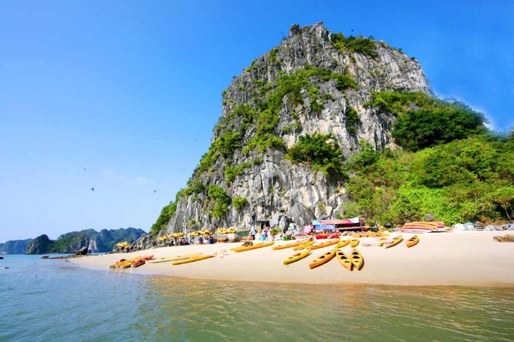 Khám phá hòn đảo hoang sơ “đẹp hút hồn” ở Hạ Long ít du khách biết - ảnh 3