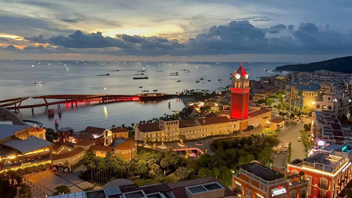 Vẻ đẹp tuyệt đối điện ảnh của Thị trấn Hoàng Hôn tại đảo ngọc Phú Quốc - ảnh 2