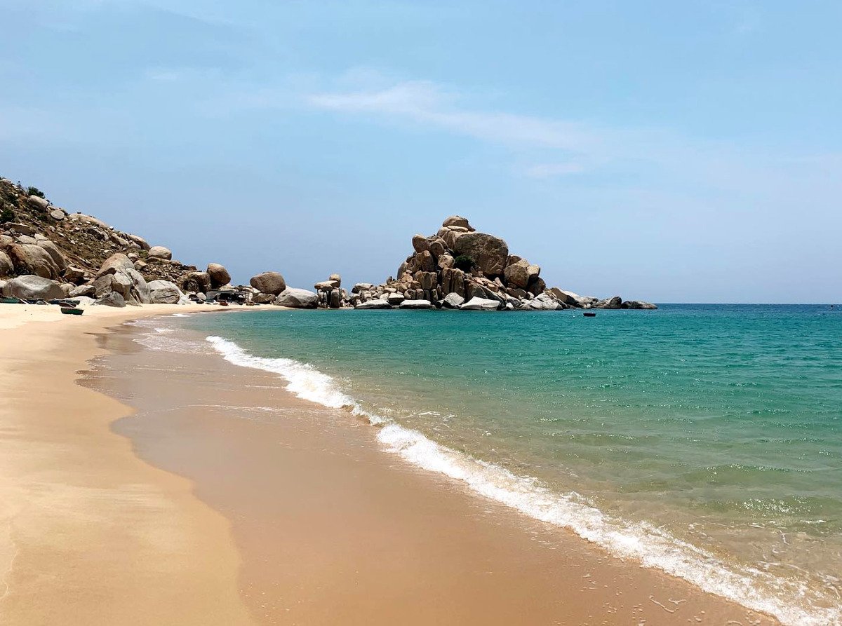 Top 5 bãi biển đẹp nhất Ninh Thuận không nên bỏ lỡ mùa hè 2025 - ảnh 4