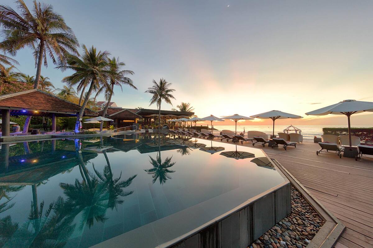 Review 5 khách sạn 5 sao sang trọng bậc nhất Phan Thiết khi du lịch hè 2025 - ảnh 2