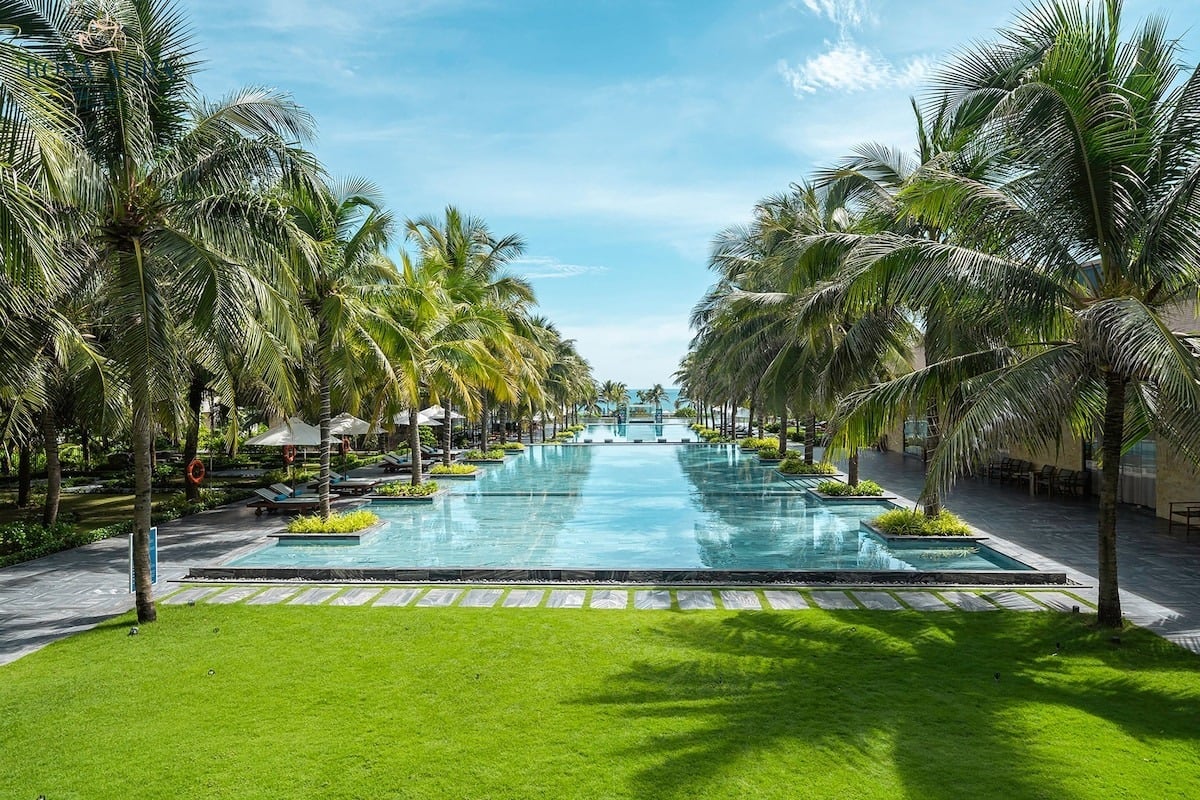 Bỏ túi 5 resort có hồ bơi vô cực đẹp nhất Phú Yên dịp hè 2025 - ảnh 4